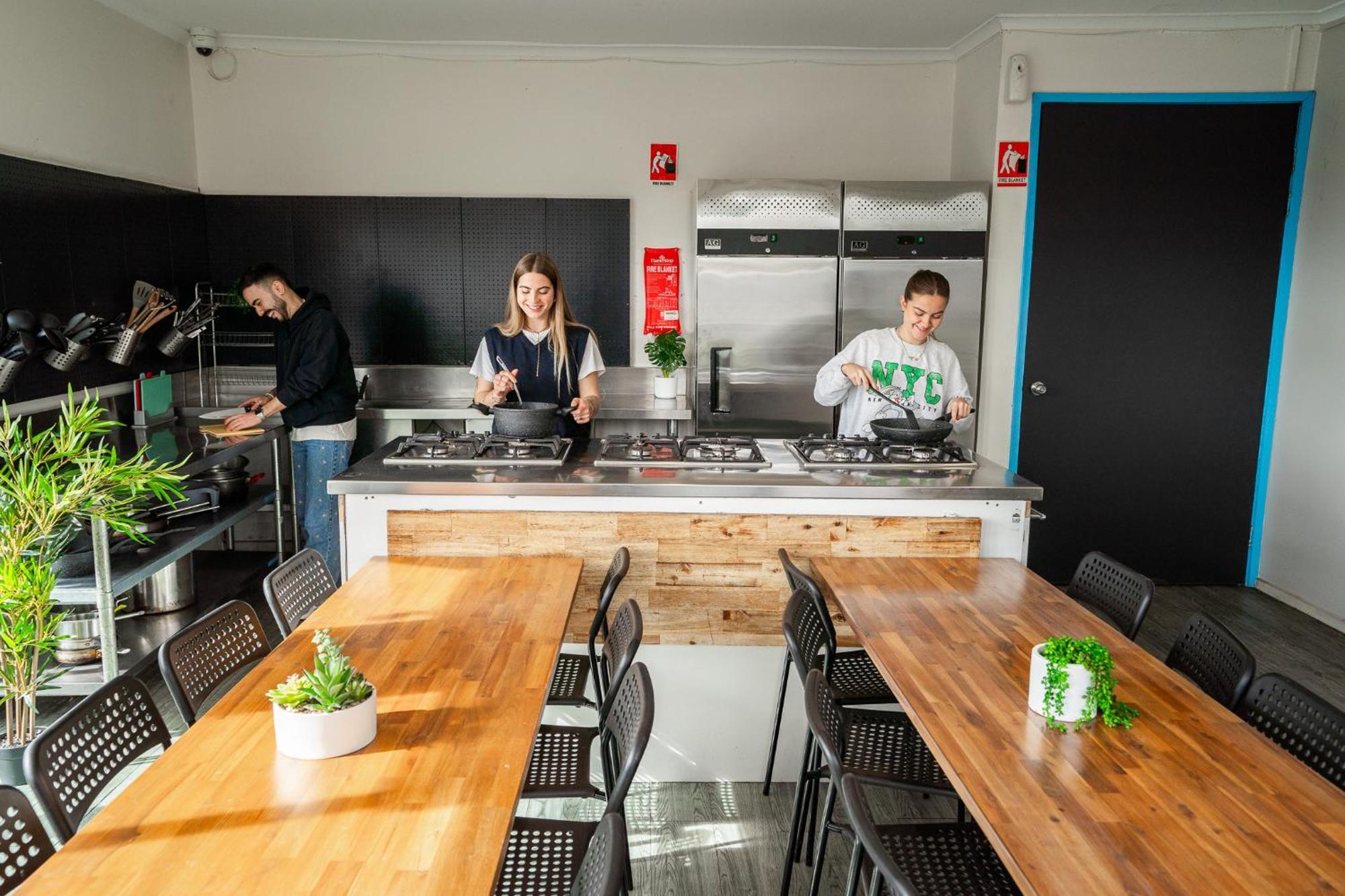 Mad Monkey Melbourne Hostel Екстериор снимка