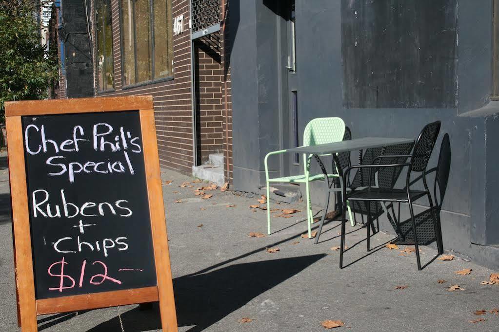 Mad Monkey Melbourne Hostel Екстериор снимка