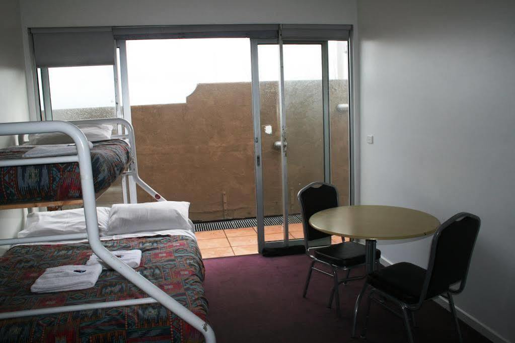 Mad Monkey Melbourne Hostel Екстериор снимка